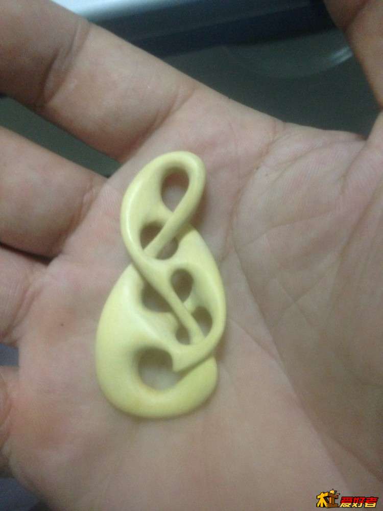 接着仿....山寨的 嘿嘿 话说刻费事 这打磨更闹心 这不是在磨木头 是在磨自己的心啊