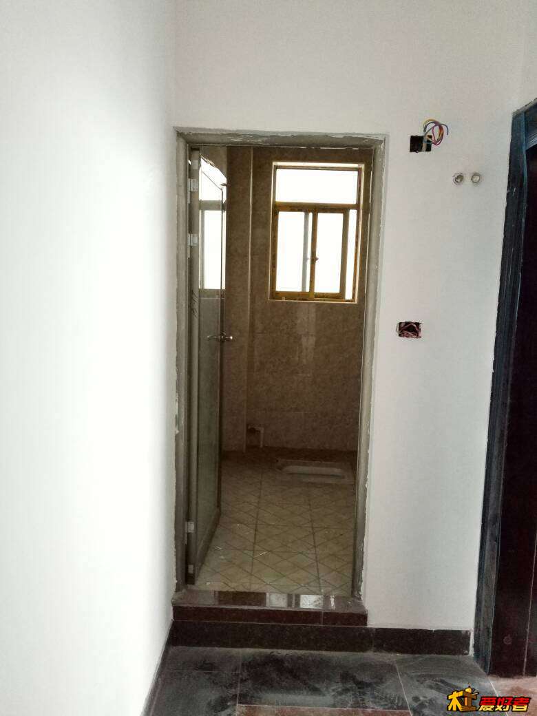 214619czhzu75kla5i4iq4.jpg