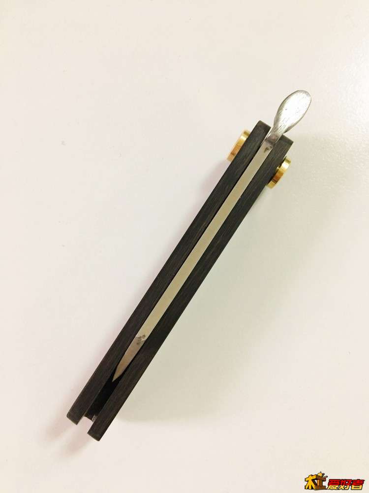 孔不垂直导致铜钉不贴合