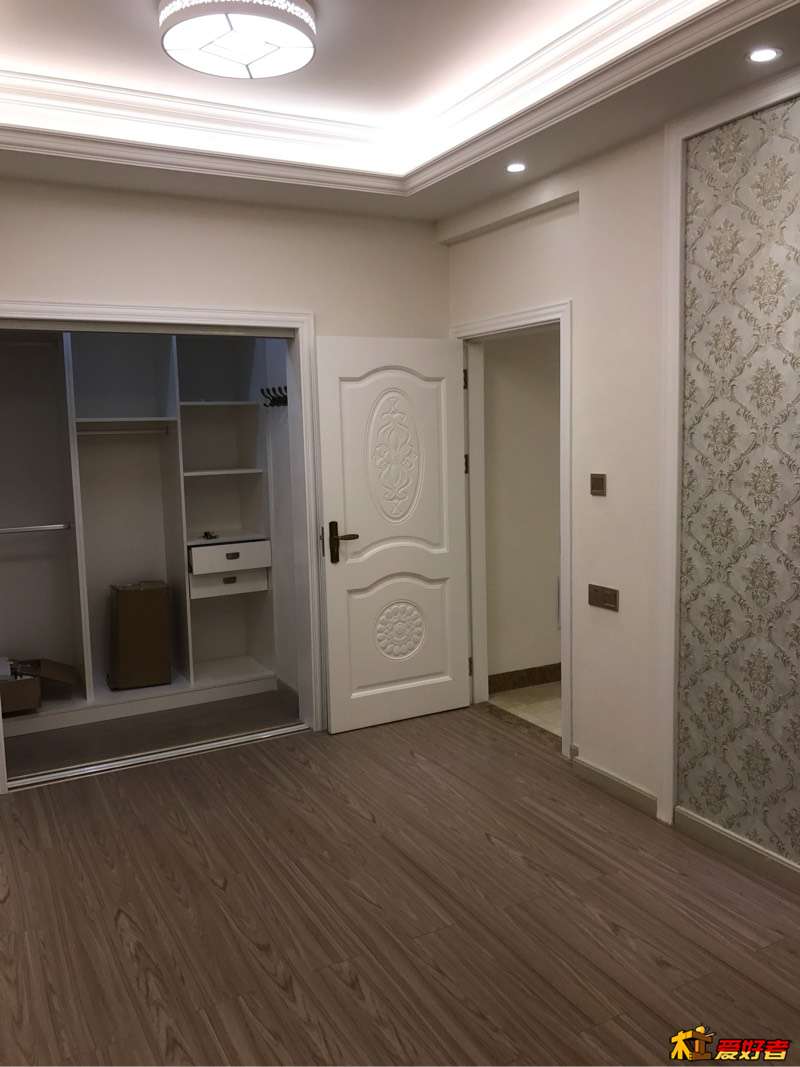 215533bi6daxljyixke8kd.jpg