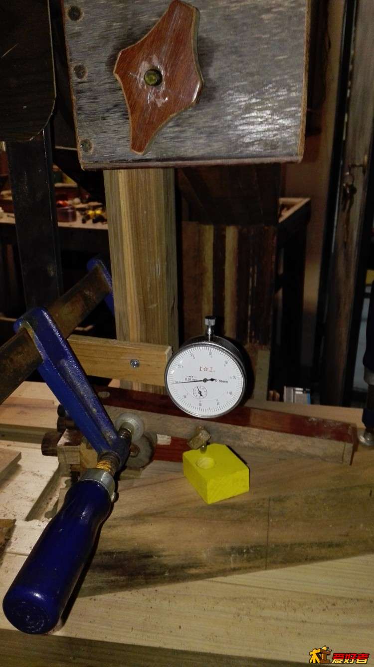 测试锯架变形量，调零