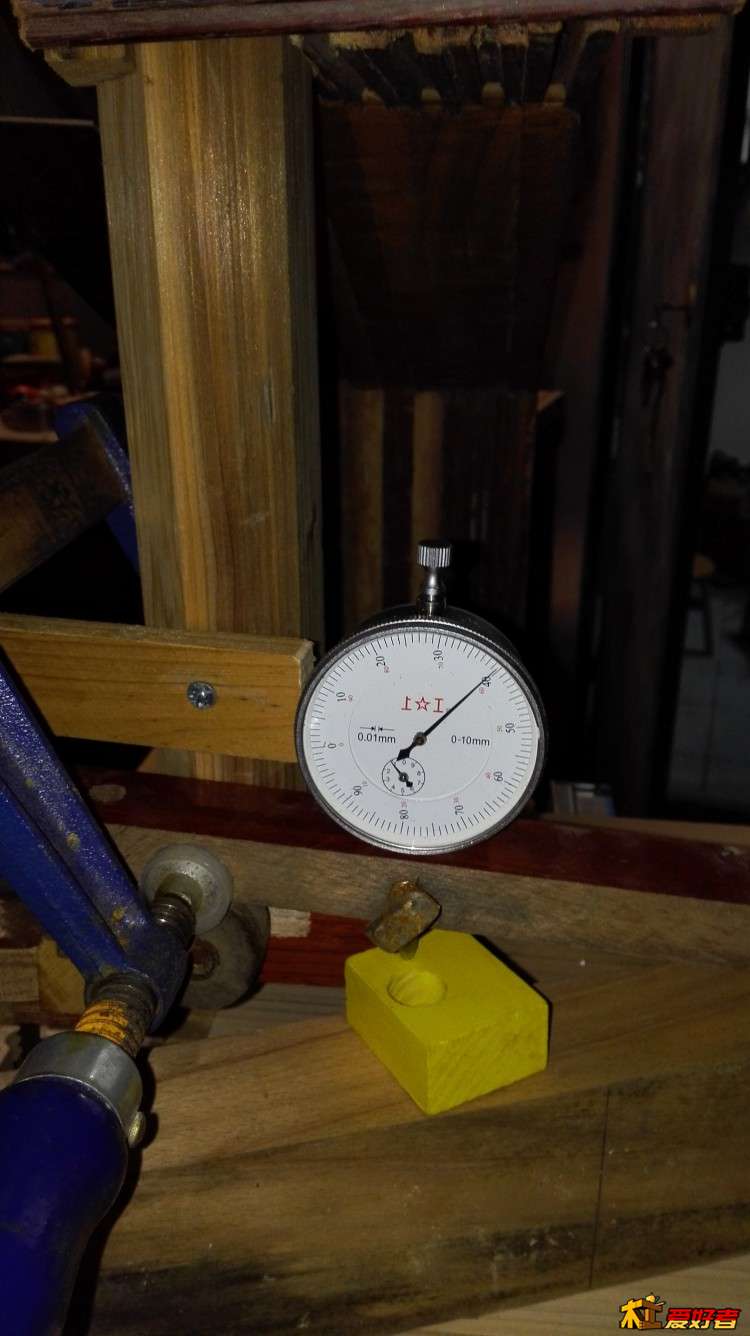 测试锯架变形量，上紧锯条能有0.4毫米变形不知道算大还是算小？自己觉得刚性还是很满意了。因为架子全部用 ...