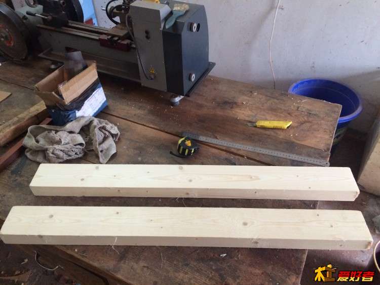 支架的木料是在网上买的，貌似花了40+RMB