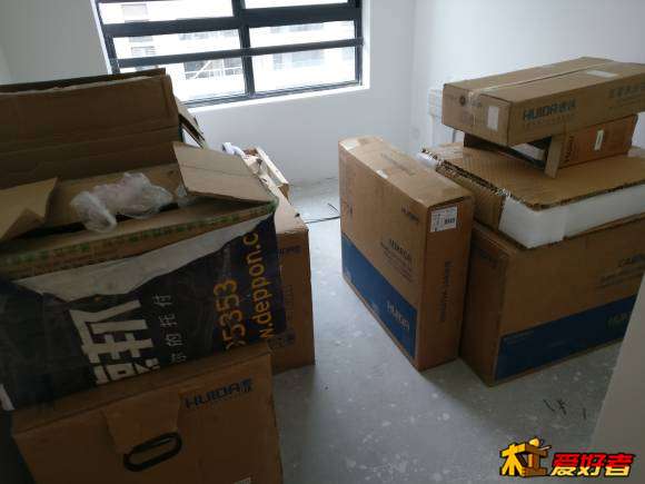 182101una1pd29pqr7rrch.jpg