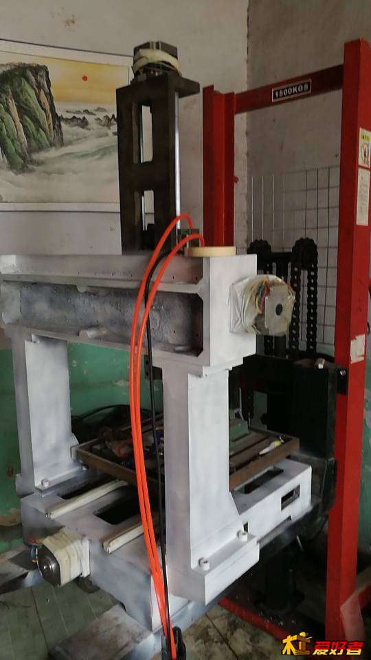 011645g400ugn9loclkplo.jpg