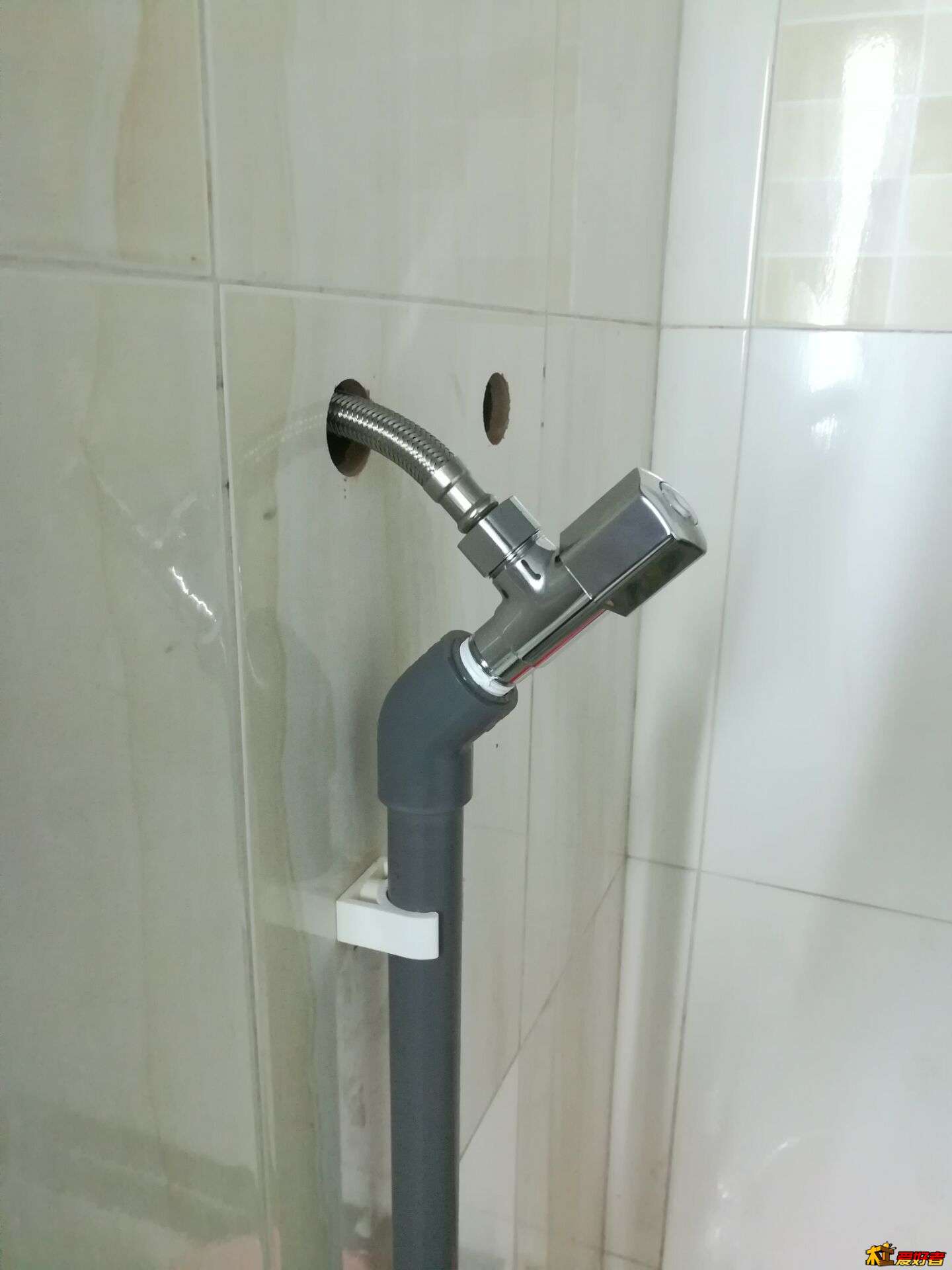 215840ilhywdozs3smsuiv.jpg
