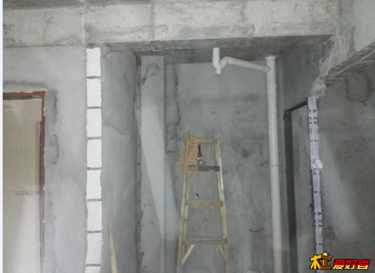 哪位大师给个建议！原来的厨房门砸了准备做推拉门！但是门洞太高，上面用什么方法最好！