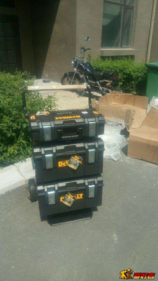 谁的小车 要不要捡走...