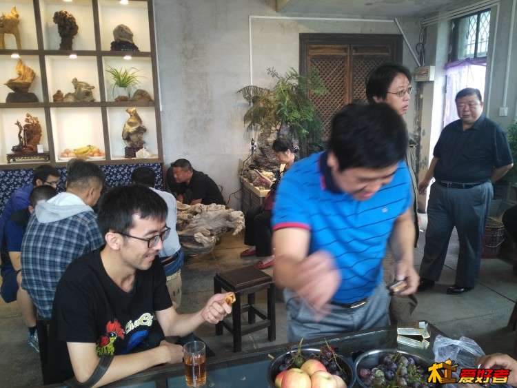 聚会.jpg