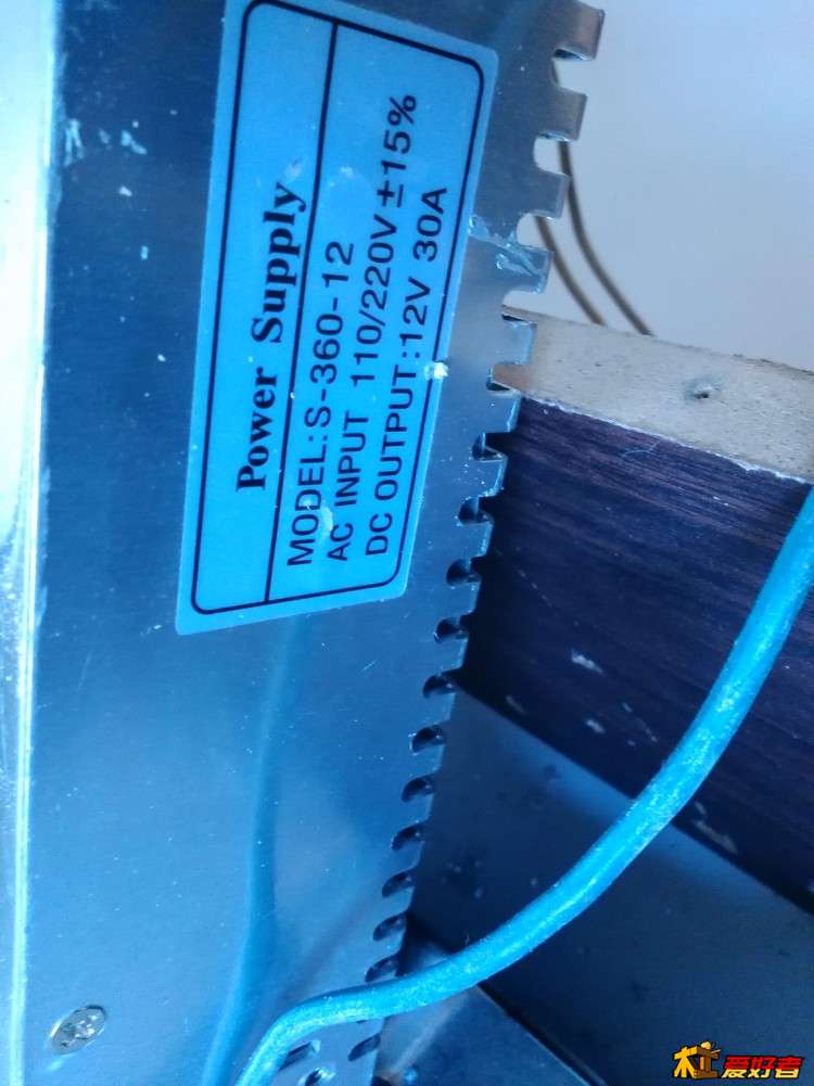 这个电源才行，一开始找的电脑电源开机就保护