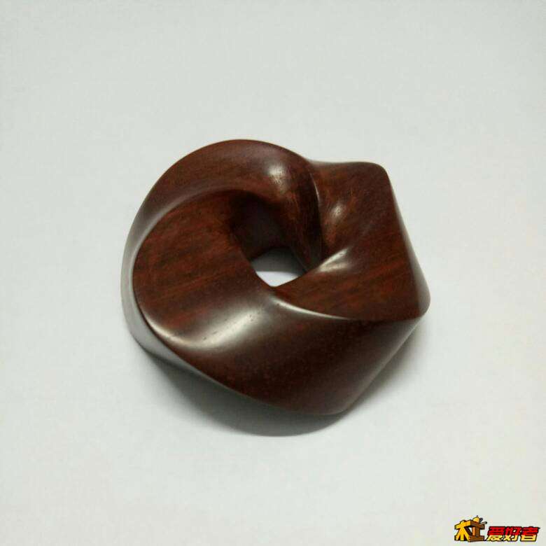 145142a6wosmpmzn57kkuk.jpg