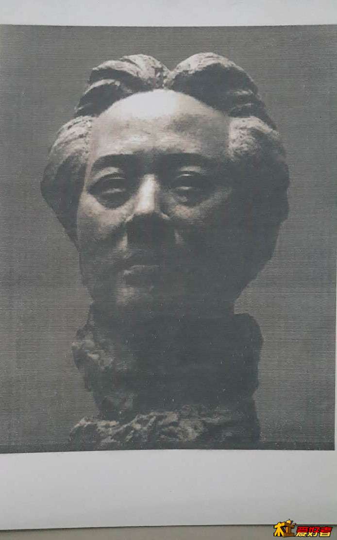 主席塑像照片.jpg