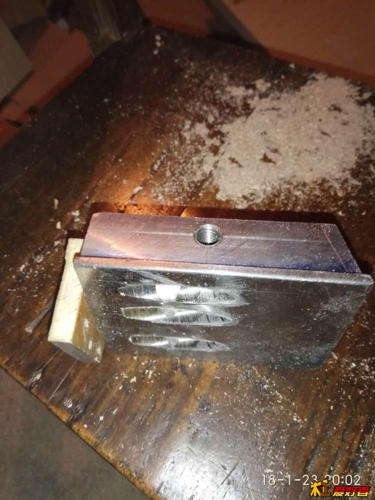 自制的斜孔定位器