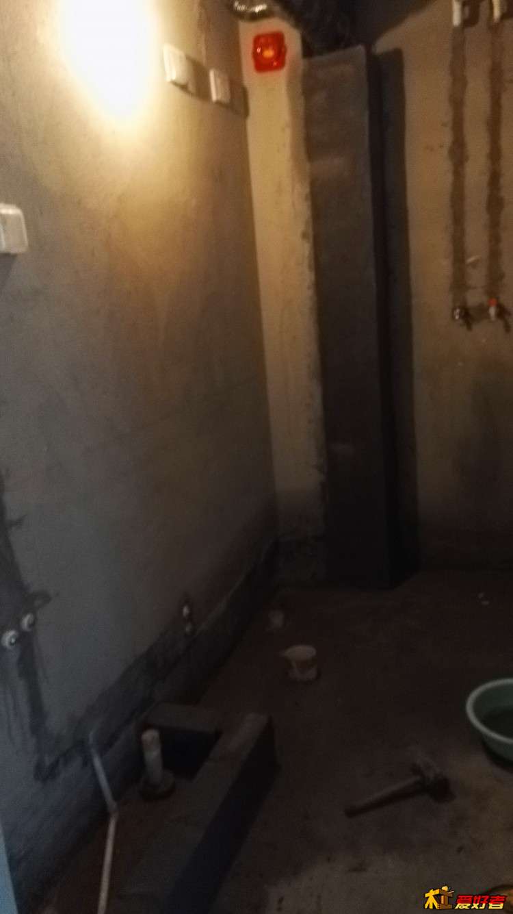 次卫落水管已经包好了