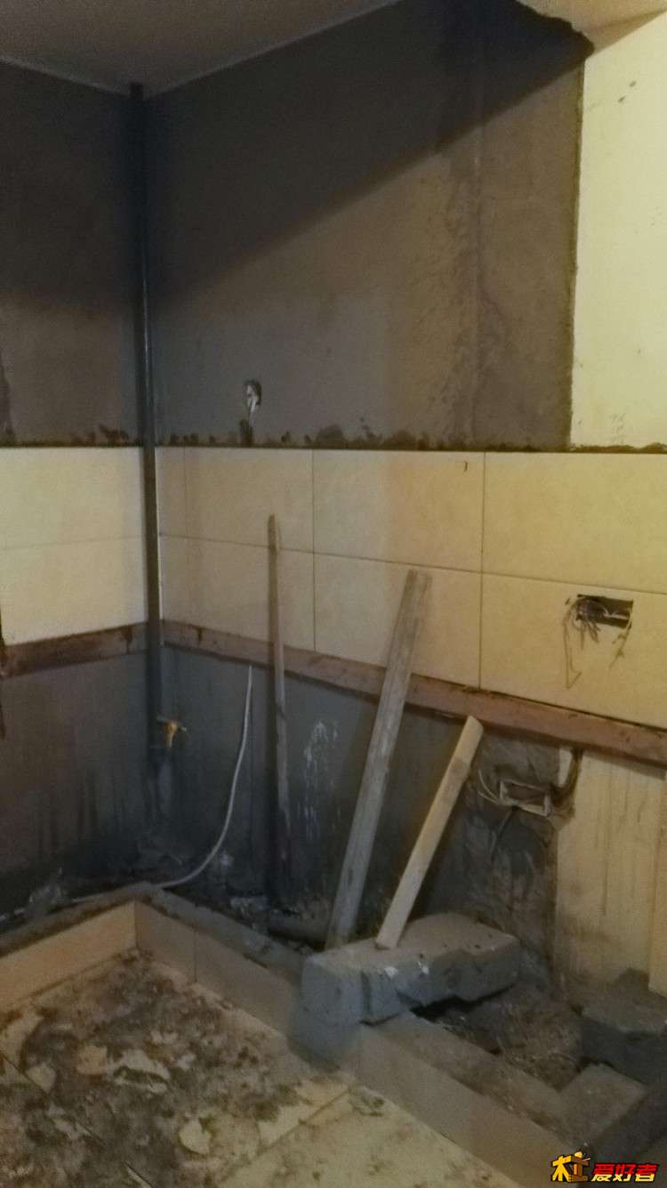 这是厨房的墙砖铺装