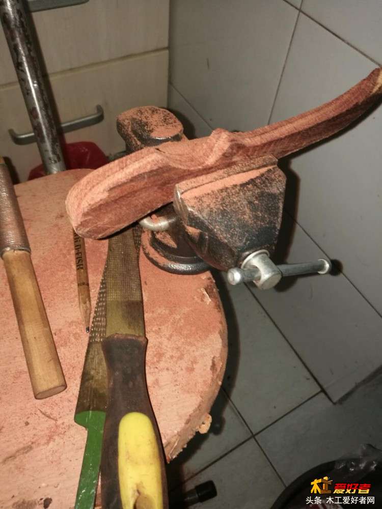 用的另外一把梳子的过程（未完工的）