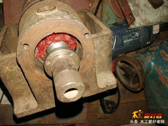 211719mktu672akr67rote.jpg