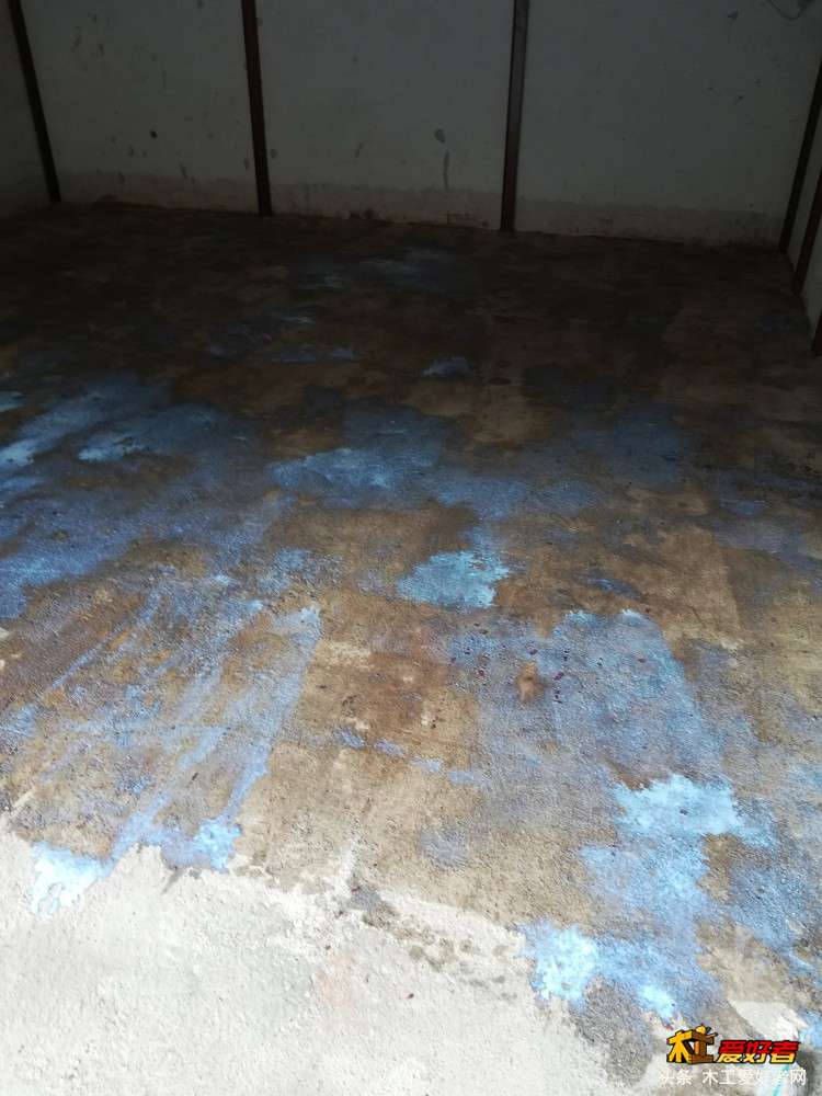 全面刷完界面剂，，，2遍，用的大半桶