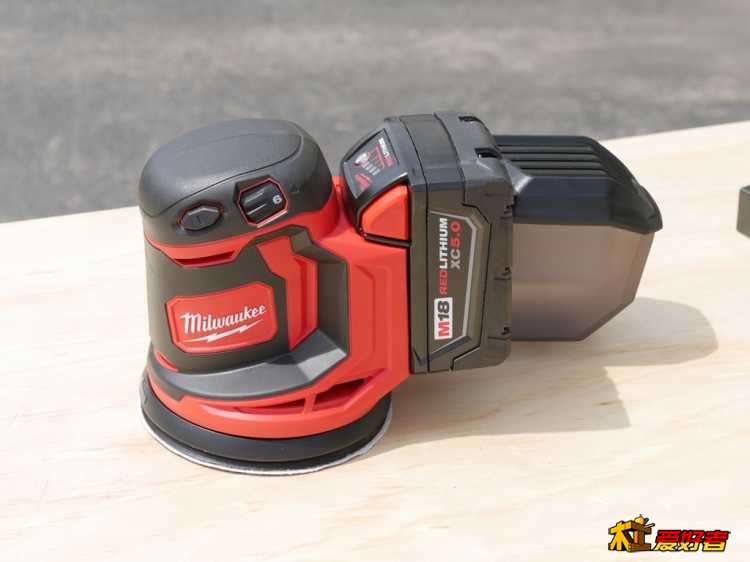 MIlwaukee-Cordless-Sander-Review-02.jpg