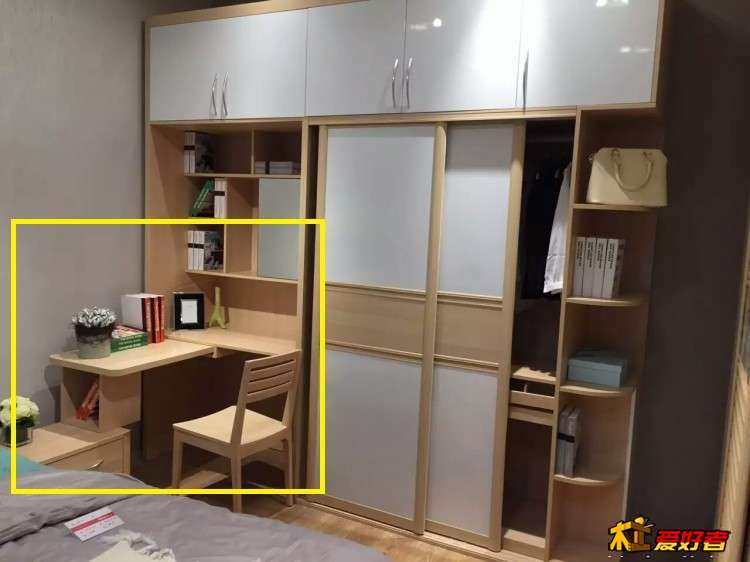 活动桌面和书架.jpg