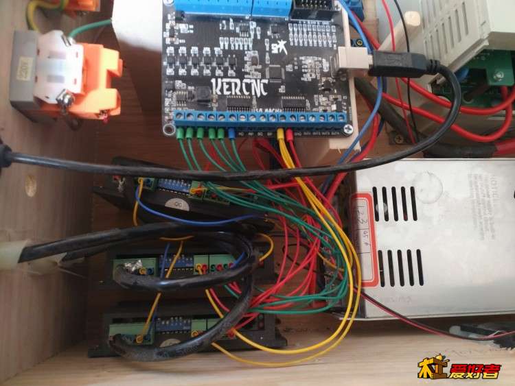 自己在这论坛里潜水学的，自制的建议控制柜，原先连上过，现在时间长了，忘了怎样操作的了