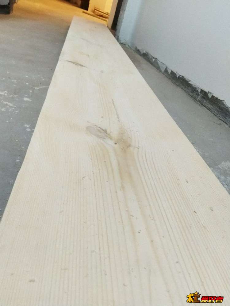 808403745.jpg