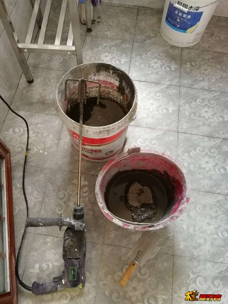 开始抹水泥