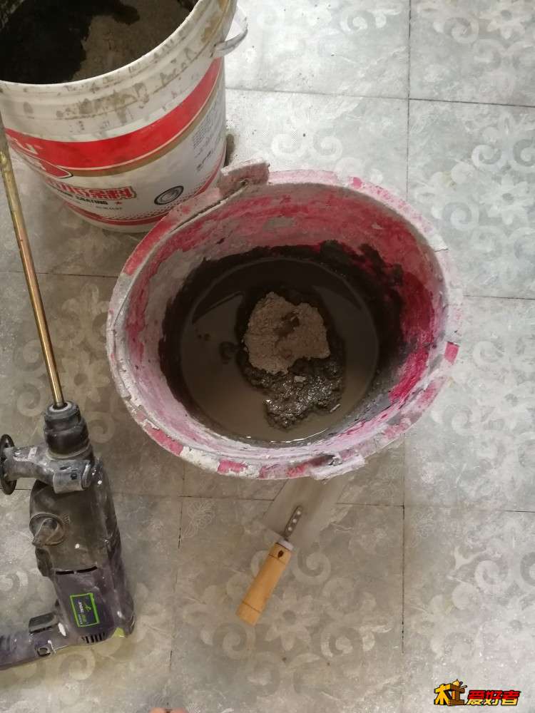 开始抹水泥