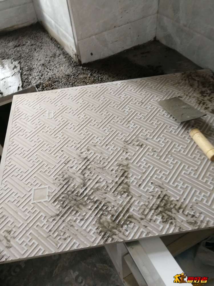 开始抹水泥