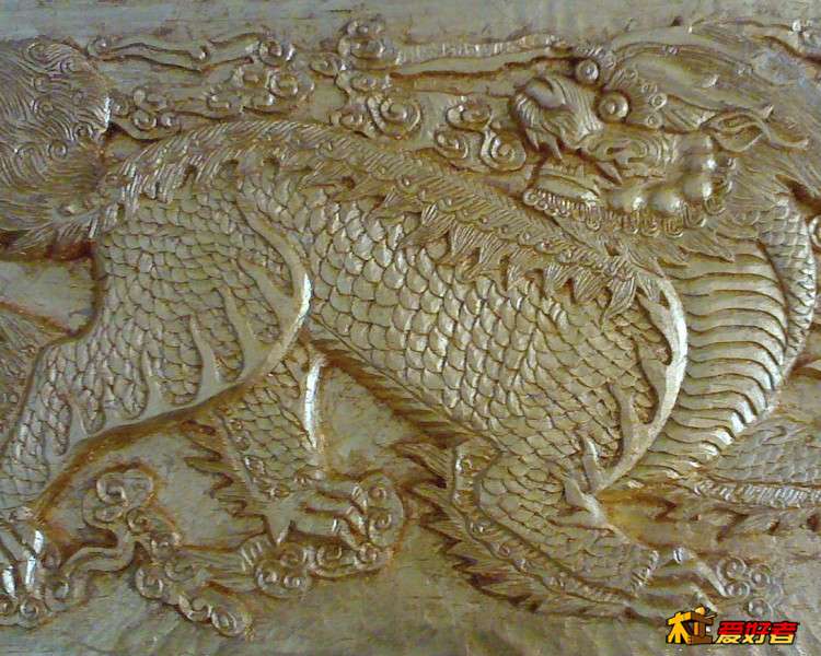 椴木雕刻麒麟.jpg
