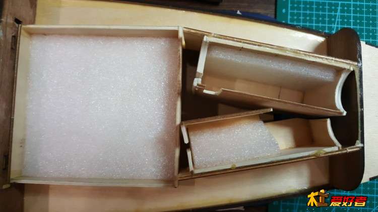 24）船舱内模板控制盒和电池舱盒制作.jpg