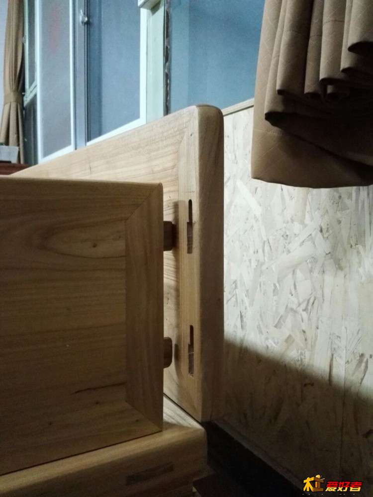 老榆木罗汉床围板组装3.jpg
