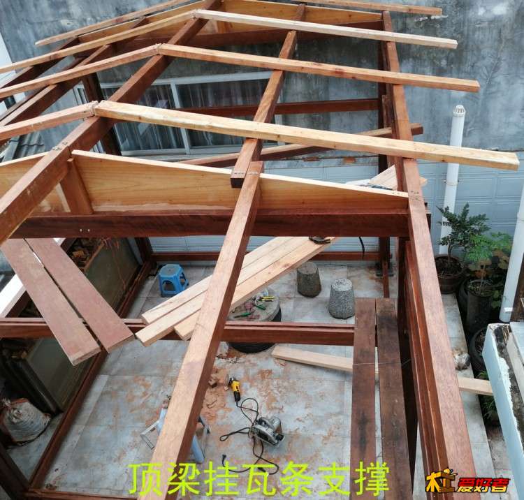 顶梁挂瓦条支撑.jpg