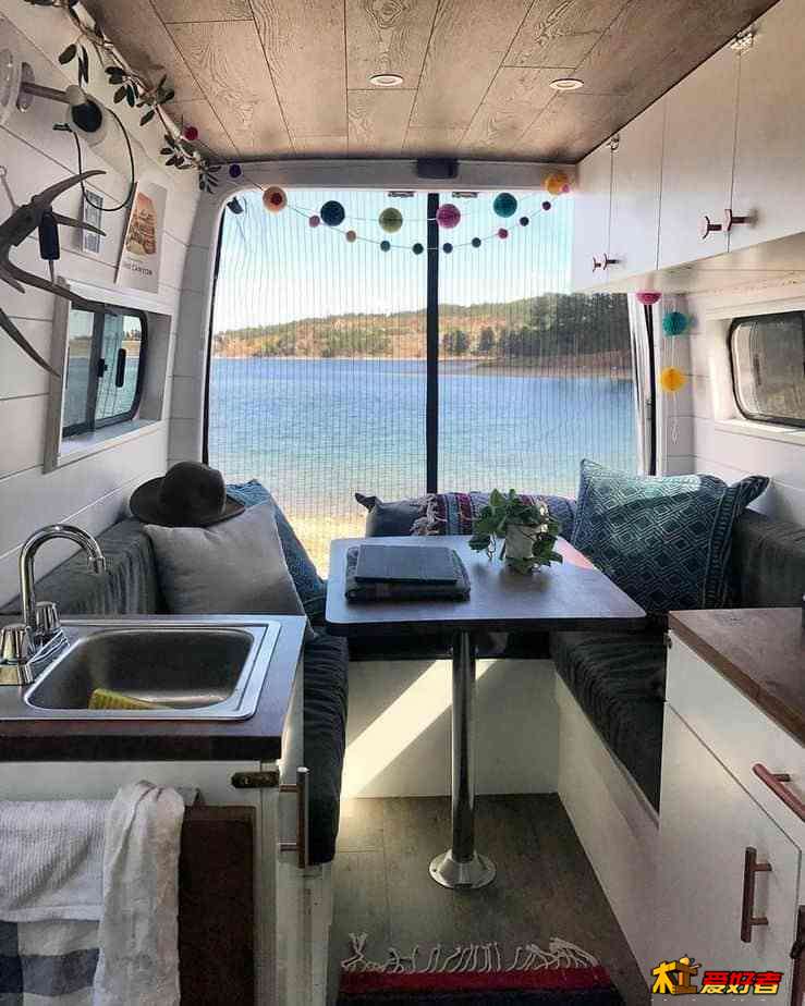 Van-Conversion-Ideas-Layout-29.jpg
