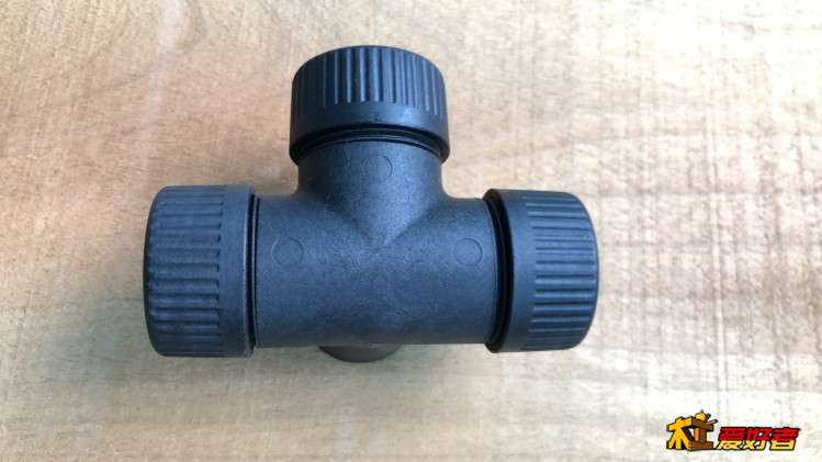 25四通积木式无损连接器--工程塑料.jpg