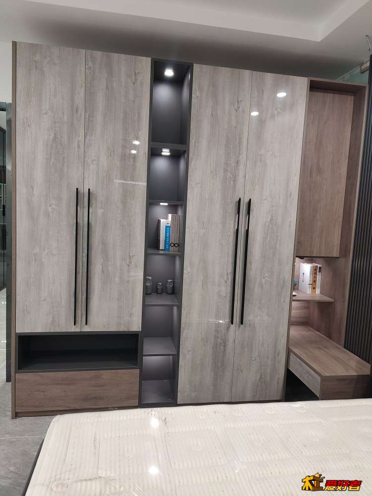 高光衣柜1.jpg