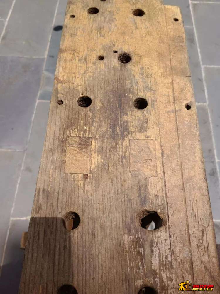 2-4-案子的榫卯还很严实.jpg