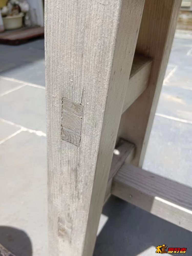 2-9-条凳的榫卯仍然完好.jpg