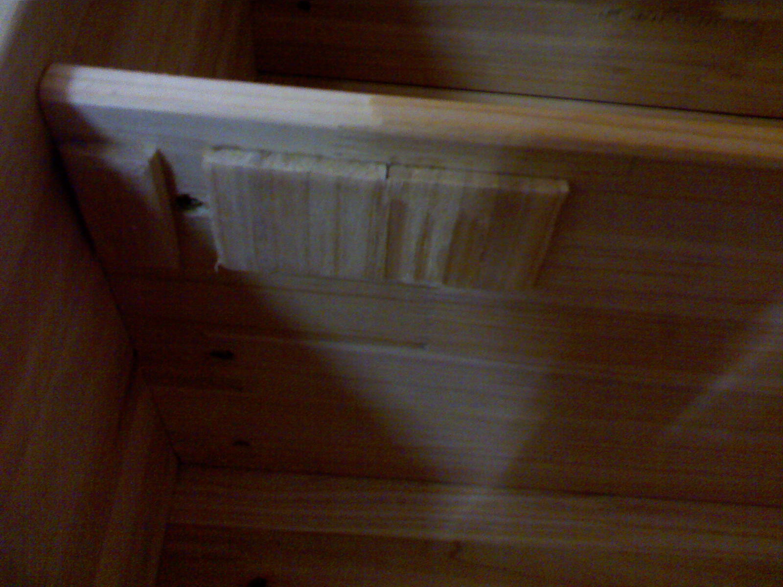 质量太糟了，打孔竟然裂开了，打补丁了