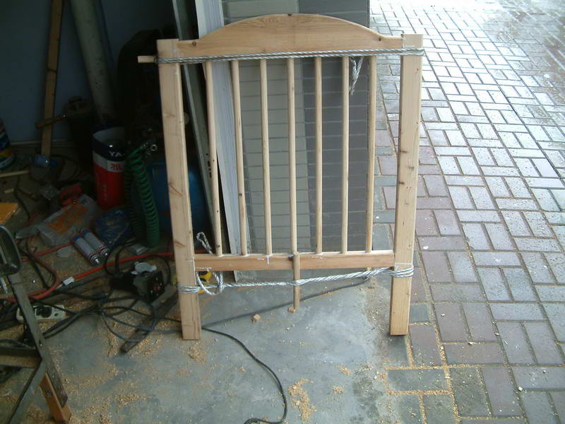 没那么长的F夹，用绳子绑紧