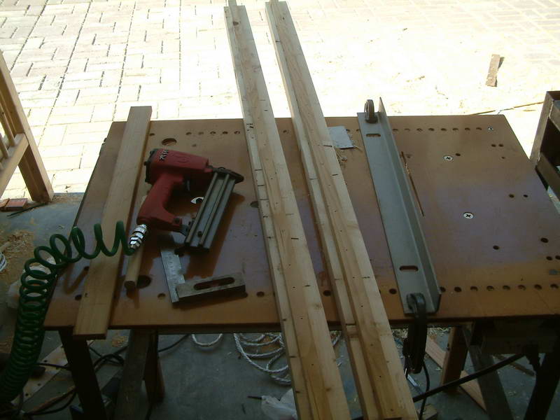 木条上胶用T30钉固定