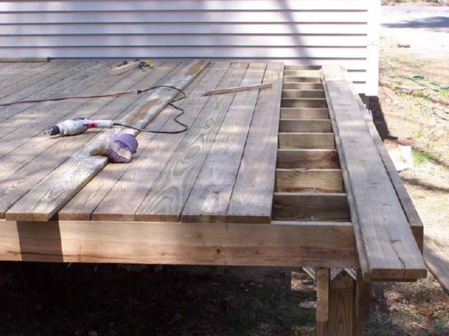 buillding deck 136.JPG