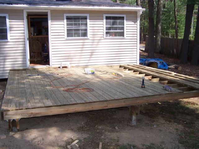 buillding deck 134.JPG