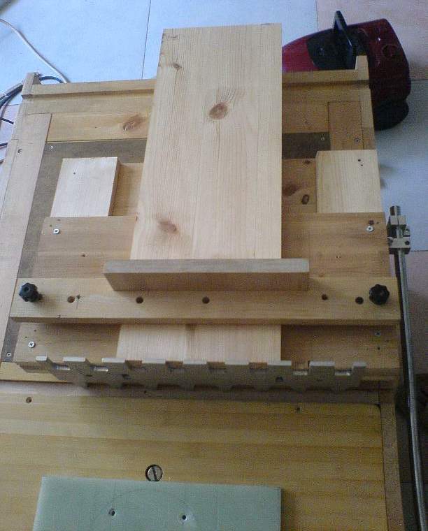 through dovetail jig04.JPG