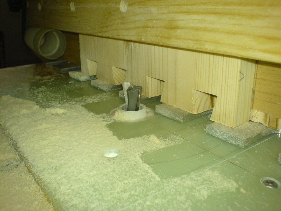 through dovetail jig07.JPG