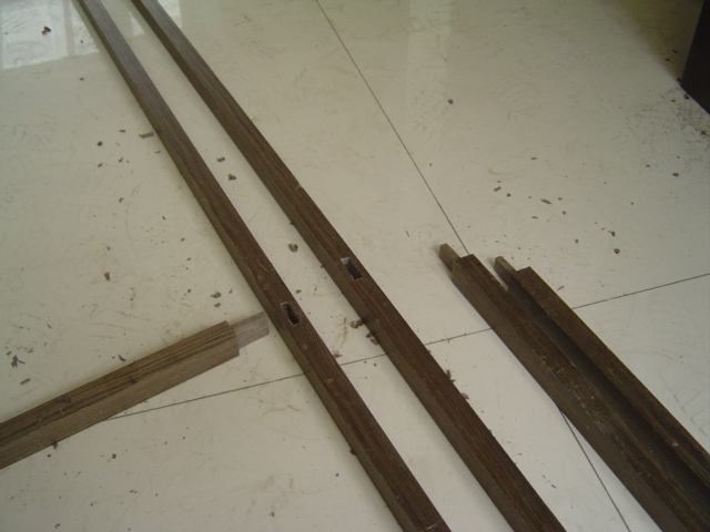 20×30mm的黑胡桃木条开榫卯