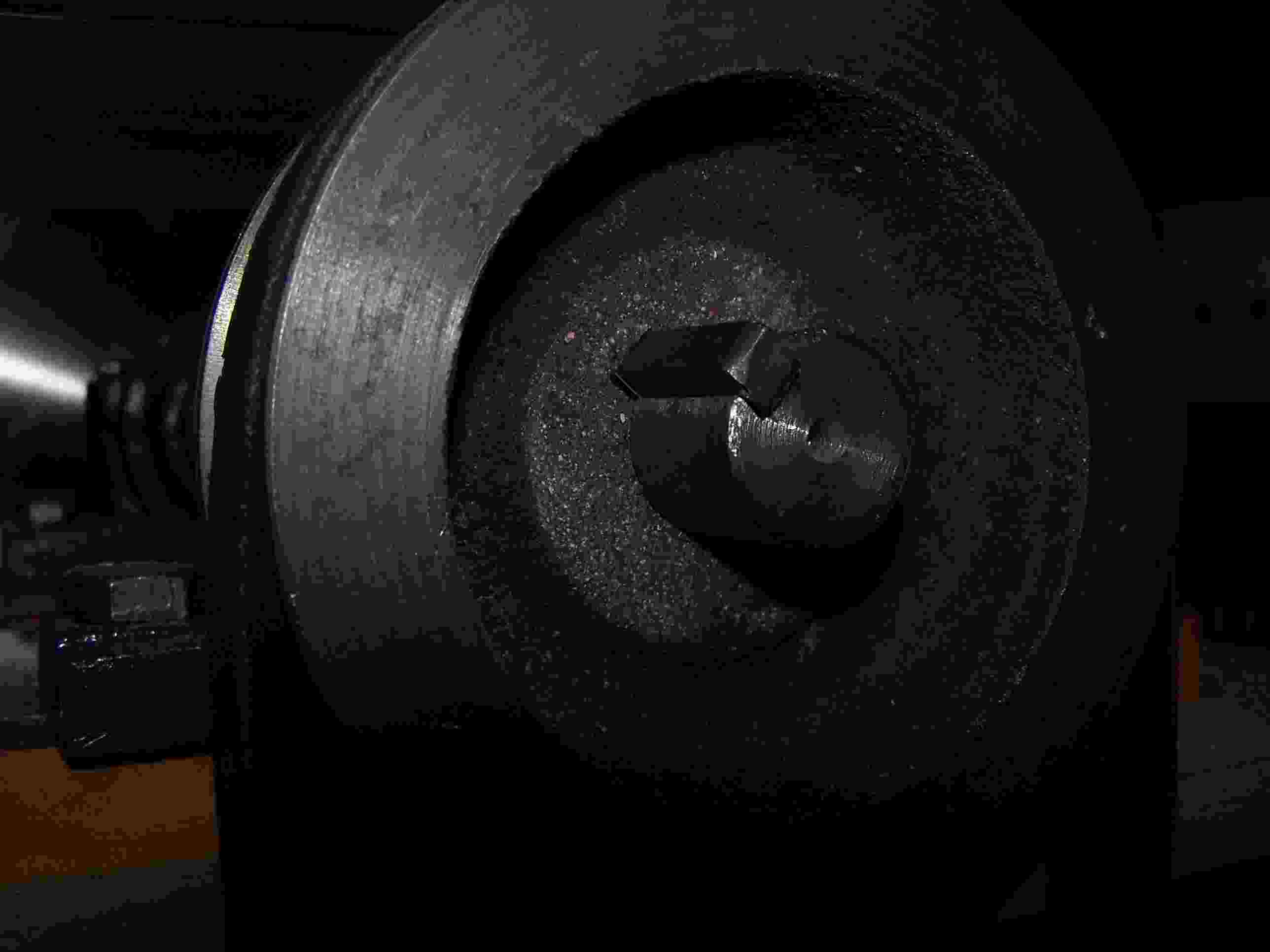 因为120皮带轮太重，换了个中间挖去一部分的较轻皮带轮，但是固定键有一部分就露出来了