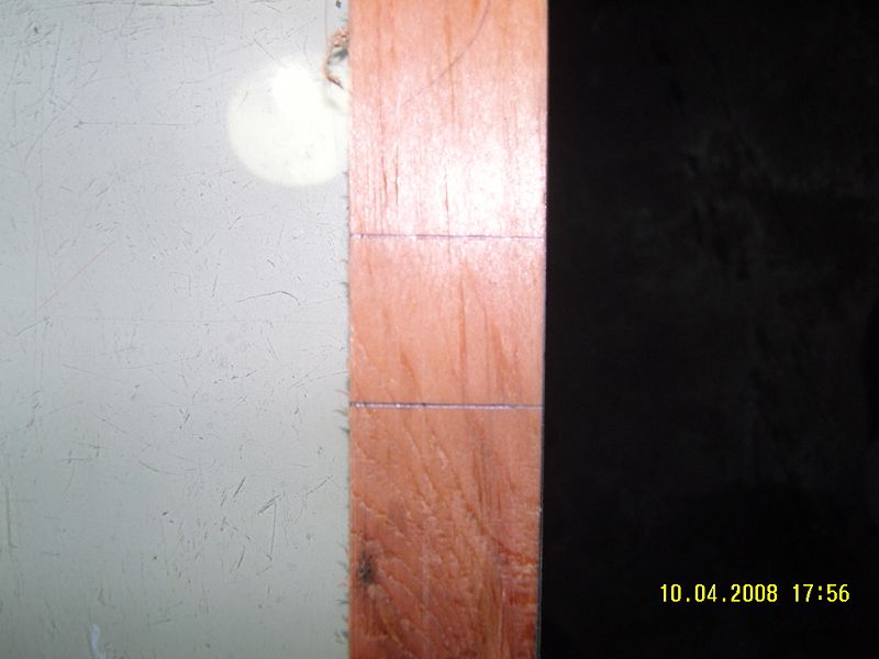 铅笔划出的榫眼长度线