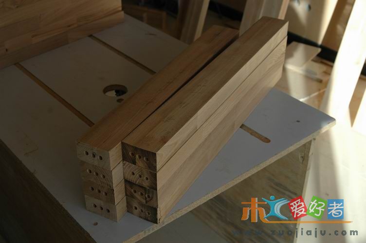 左边是下立档，右边是上立档