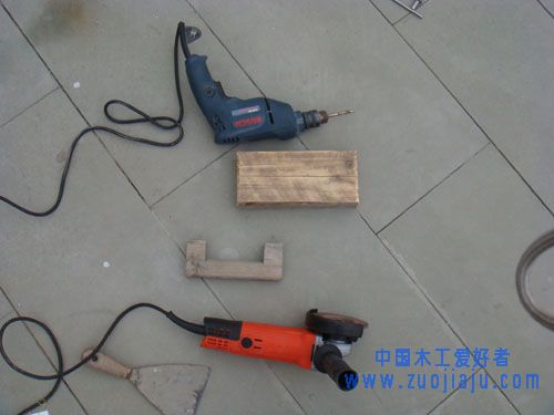 还没有打磨工具，就先做一个简单的手磨